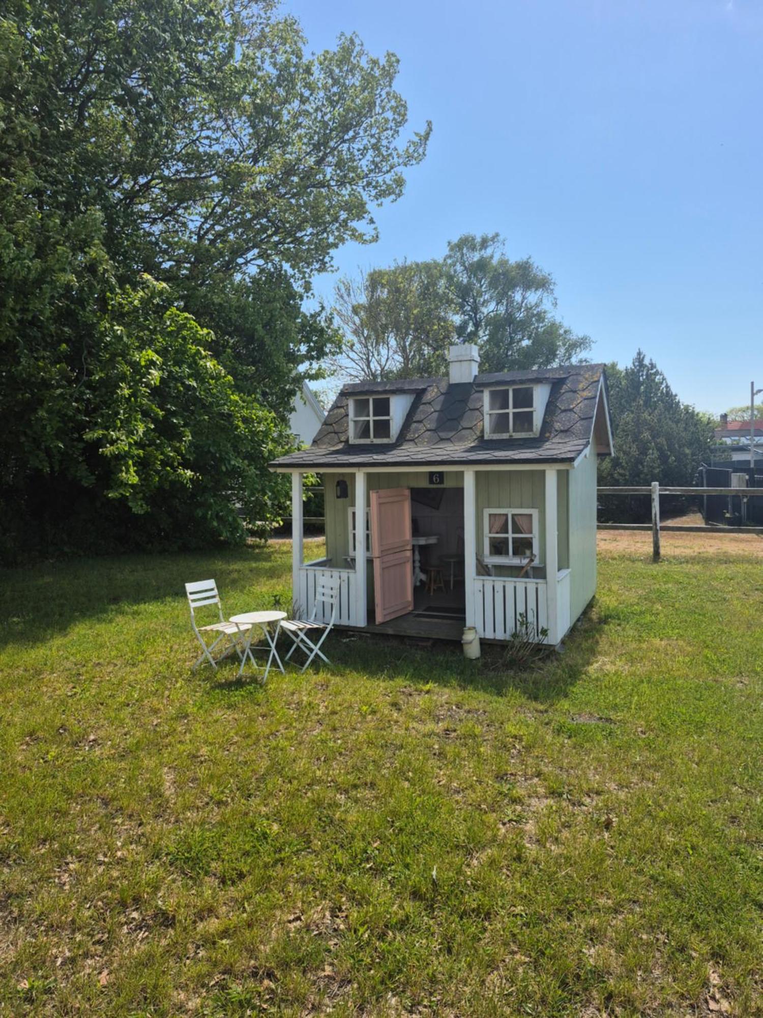 Mysigt Hus I Liten By Naera Havet Ystad Luaran gambar